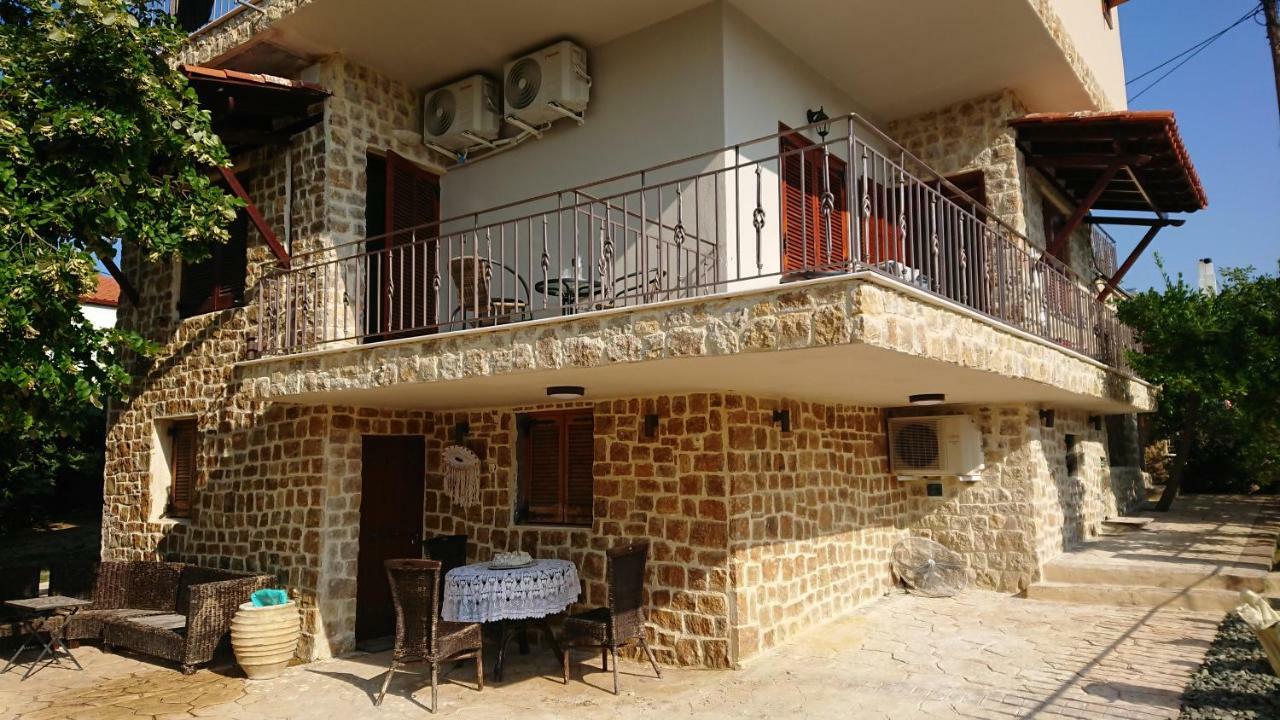 Апартаменты Stone House With Seaview Неа-Потидеа Экстерьер фото